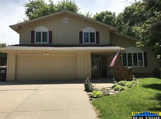 911 Buckboard Blvd, Papillion, NE 68046
