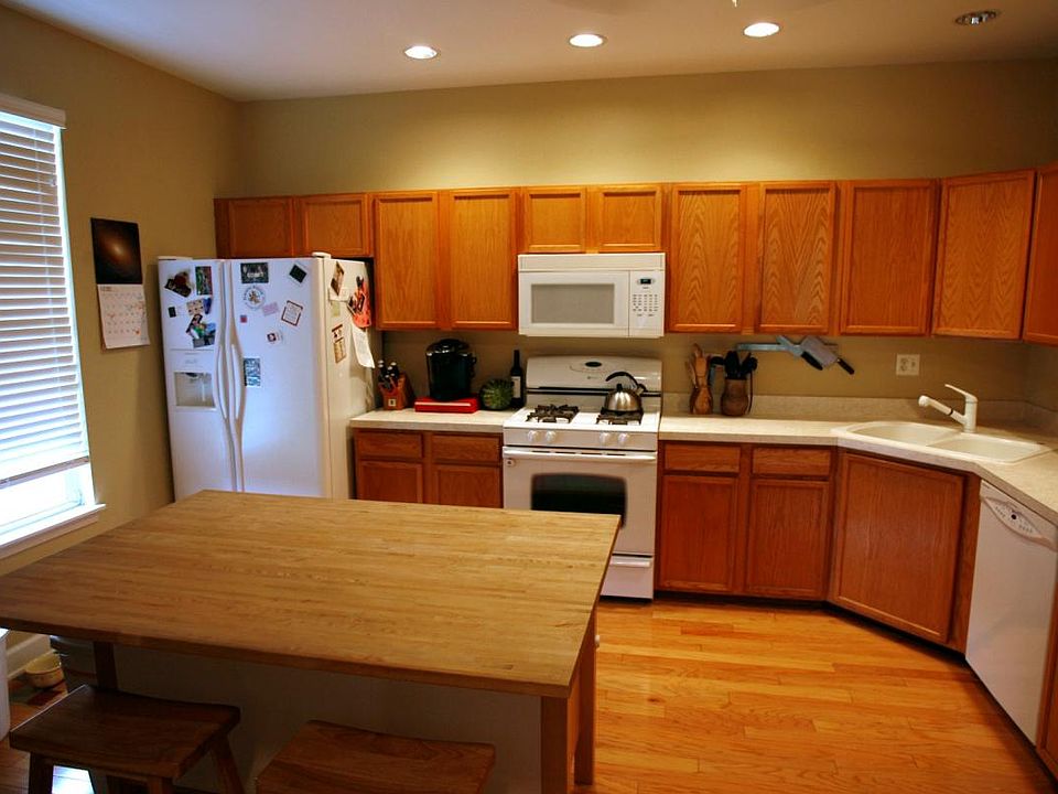 1st image of 73 Johnson Ct