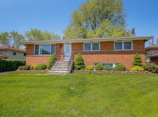 10656 S Michael Dr, Palos Hills, IL
