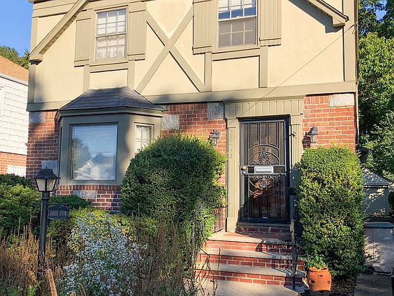3rd image of 21211 Richland Ave
