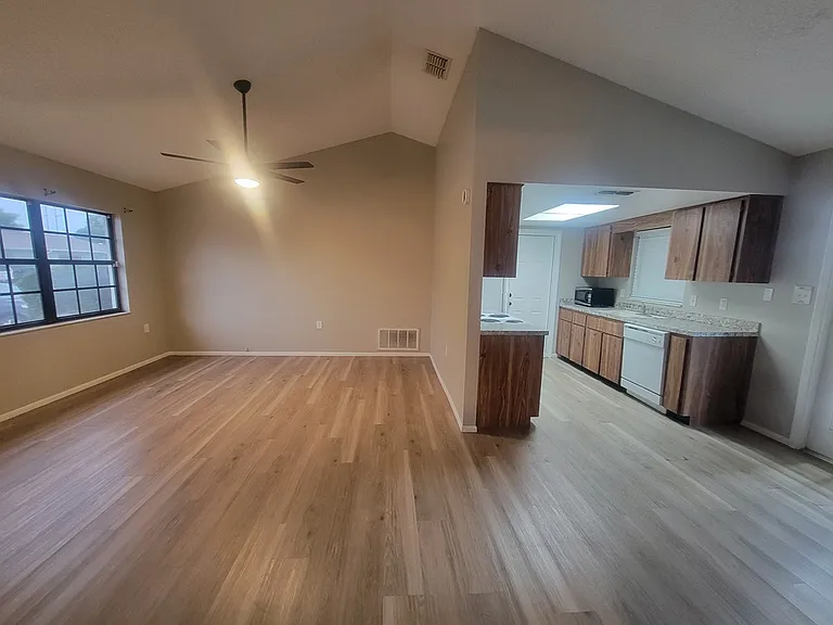 1305 Calamondin Dr — Photo 6