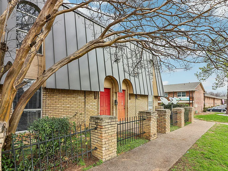 MB Arlington — Photo 12