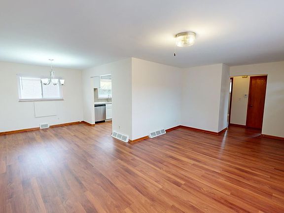 4th image of 4912 Solar Dr
