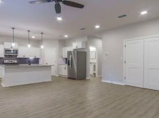 2112 Oak Hollow St #B, Longview, TX 75604