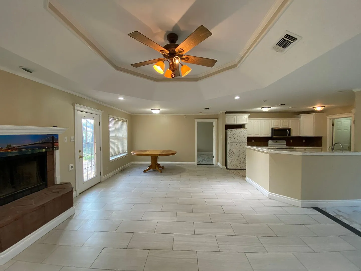 Discover your perfect 3 bedroom, 2 bath home in The Bluffs! — Photo 2