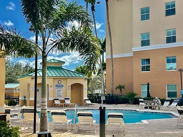 2 bed, 2.0 bath, 960 sqft, $1,850 — Photo 2