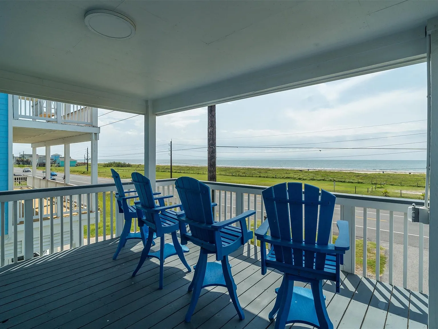 4 bed, 2.0 bath, 1200 sqft, $3,200 — Photo 3