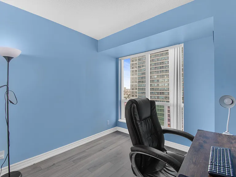 1 Lee Centre Dr — Photo 23