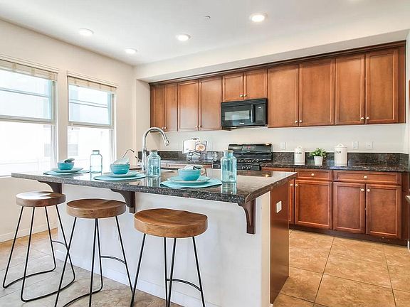 3rd image of 1089 Dewberry Pl #202B