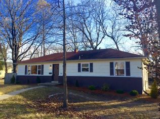 538 S Geyer Rd, Saint Louis, MO 63122