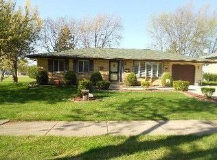 1022 W Weathersfield Way, Schaumburg, IL