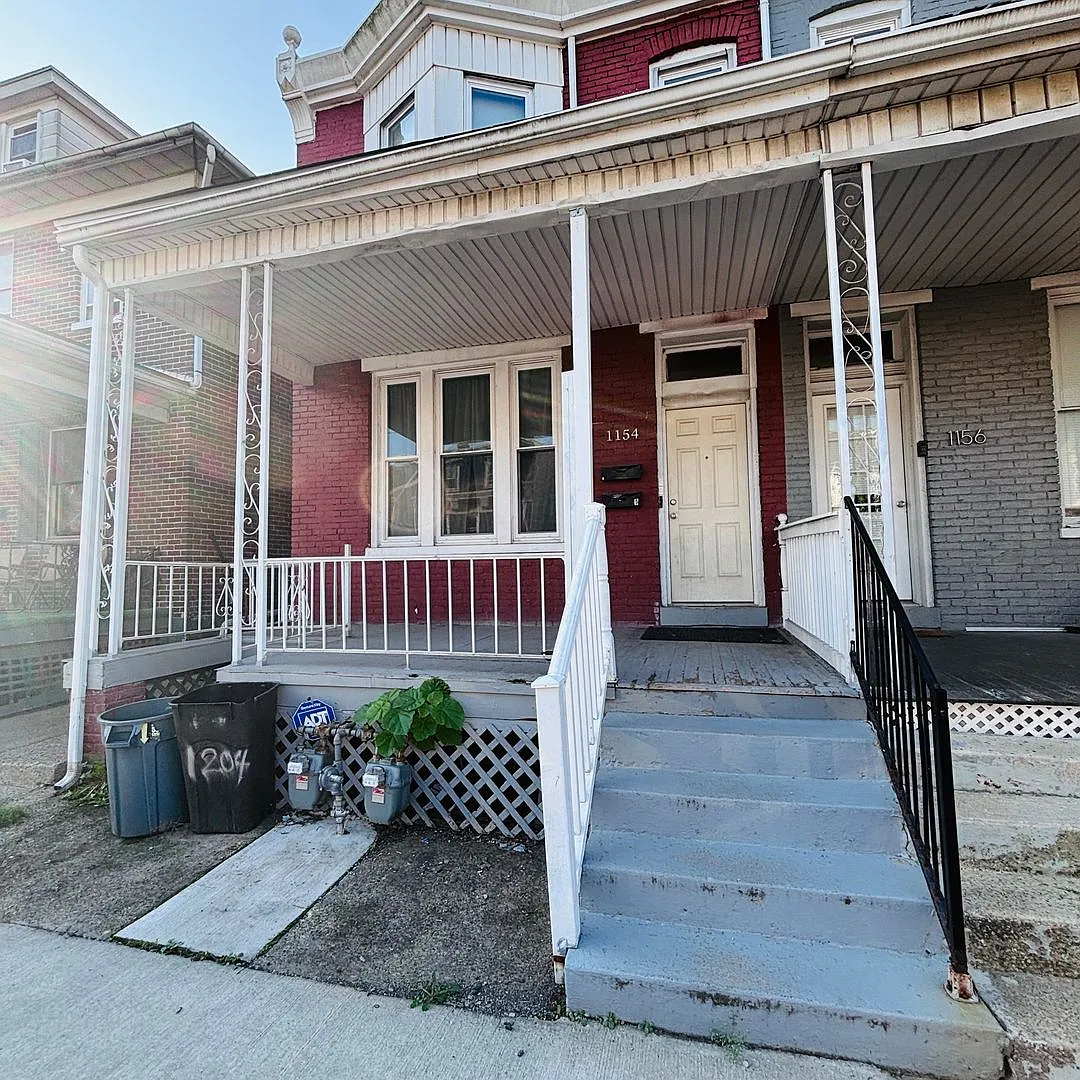1154 Washington St — Photo 1