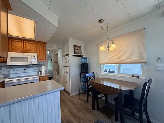 5th image of 400 N Plaza Dr #291