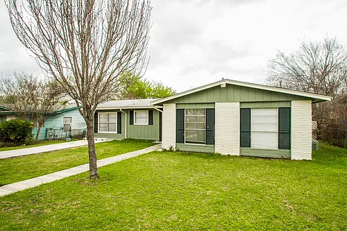 511 Jamaica Dr Photo 1