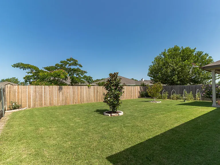 413 Quail Hollow Dr — Photo 10