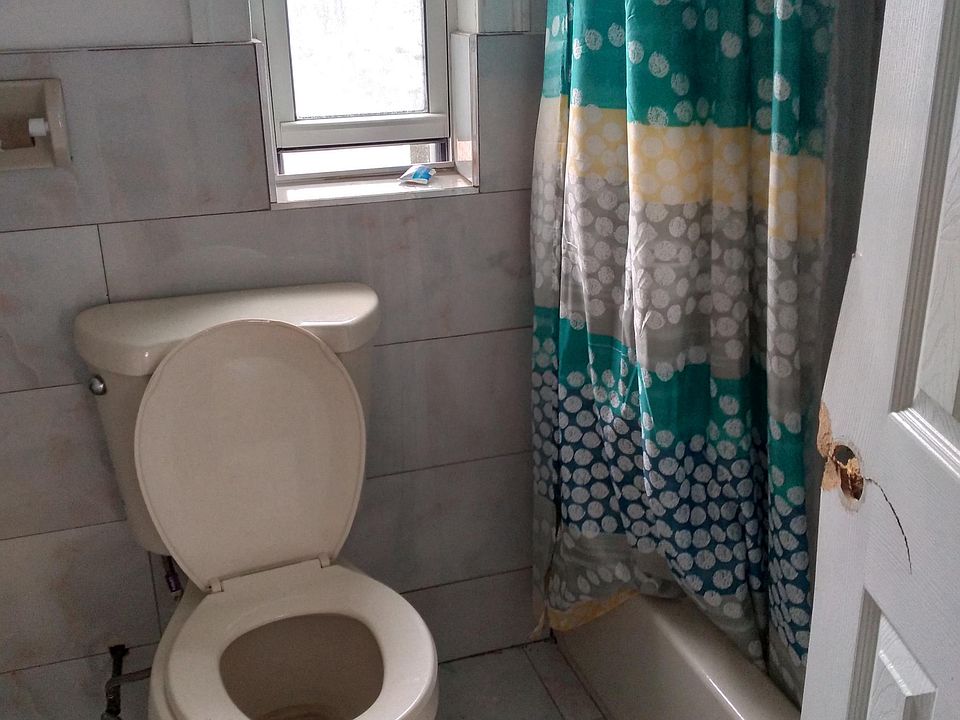 2nd image of 140 S 11th Ave #3