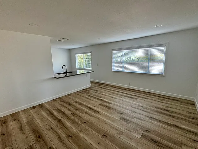 471 N Olive St — Photo 20