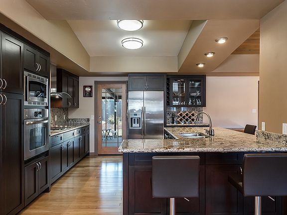 3rd image of 3015 Poinsettia Dr