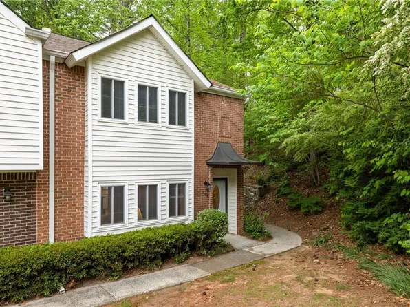 7098 Stonington Dr, Sandy Springs, GA 30328