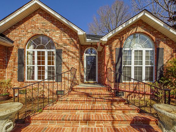 3rd image of 100 Merriweather Ct