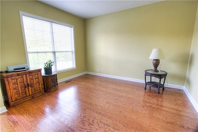 2nd image of 1035 Willoughby Sta