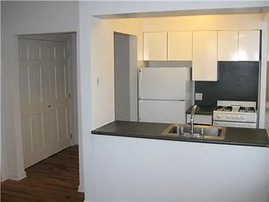 Rented by R New York | media 4