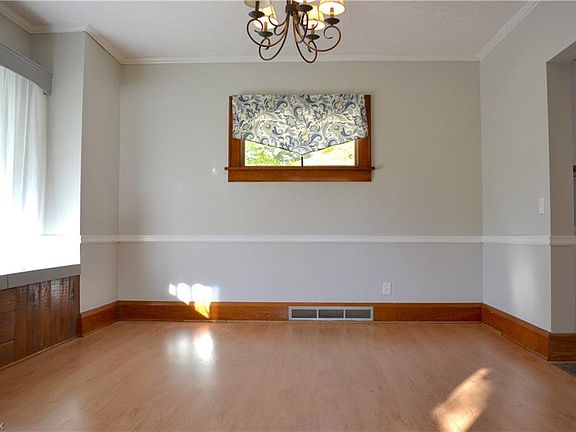 4th image of 451 24th St NW