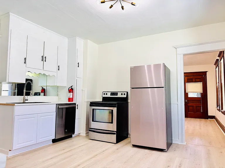 925 Brayton Park Pl — Photo 2
