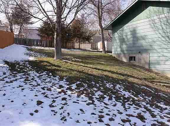 5th image of 225 Saint Johns St