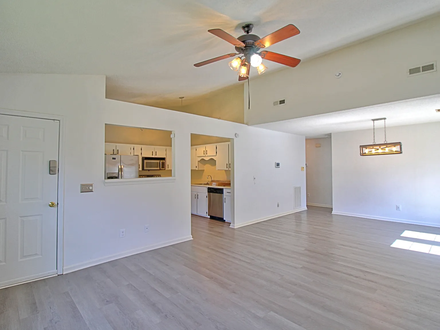 667 Demere Street - 1 — Photo 3