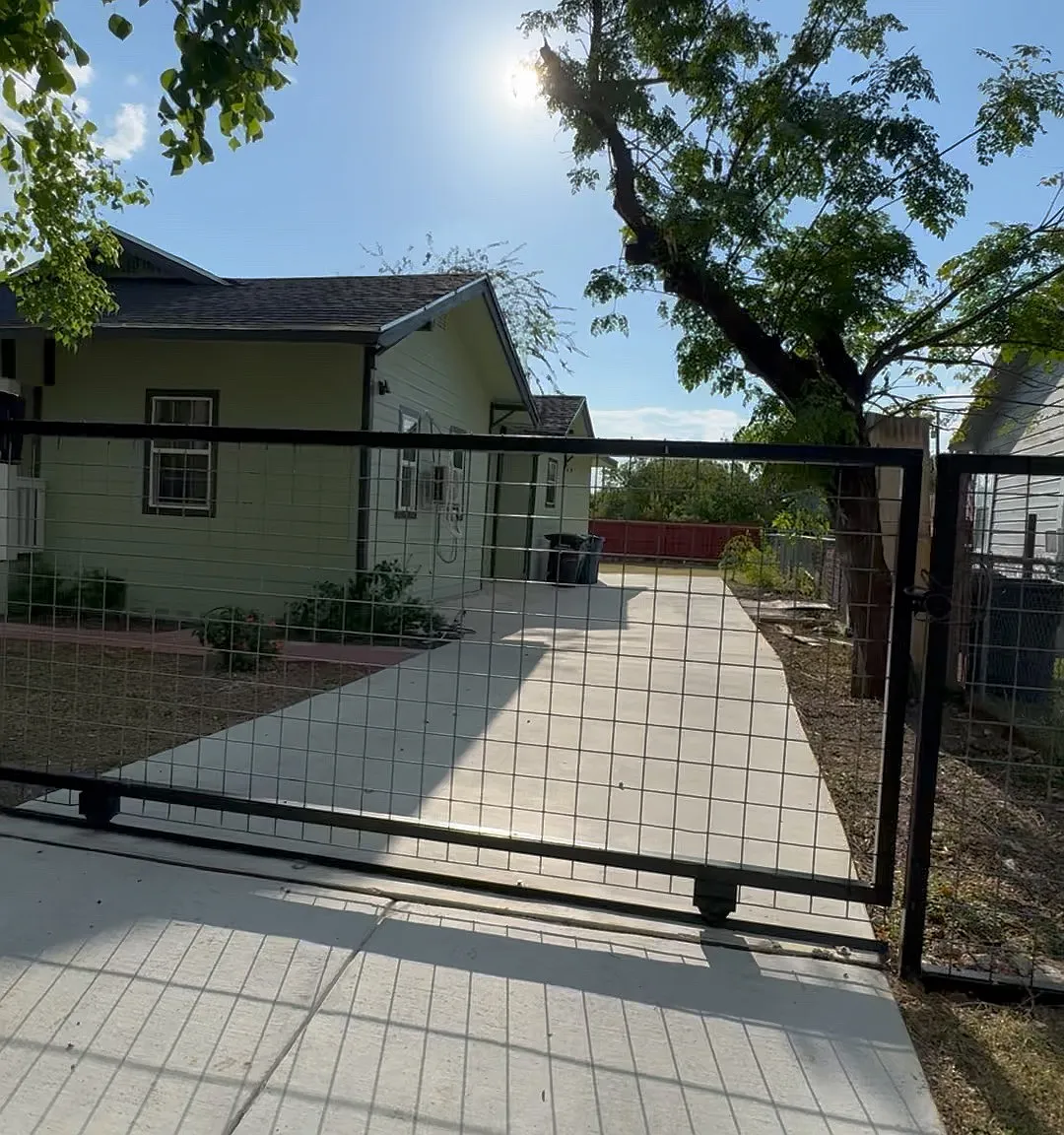 3 bed, 1100 sqft, $1,750 — Photo 3