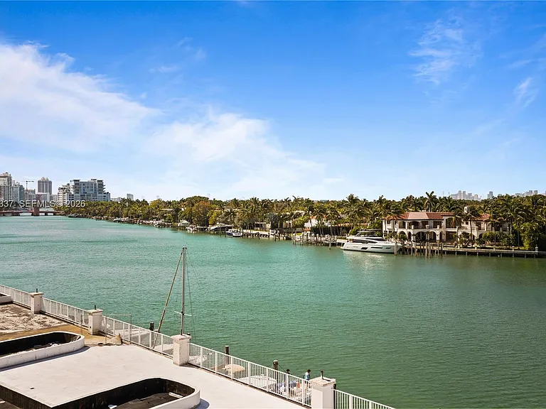 6770 Indian Creek Dr #5M — Photo 15