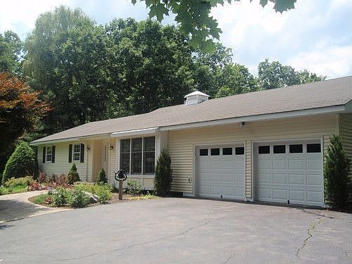 1st image of 1 Woodland Dr