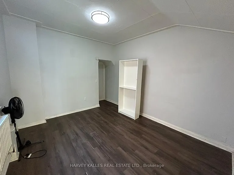 1098 Bathurst St #3 — Photo 2