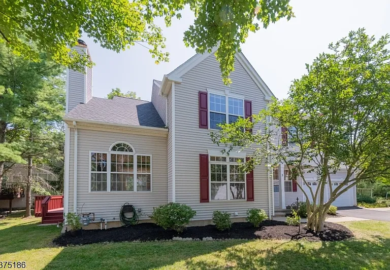 5 Hansom Rd — Photo 1