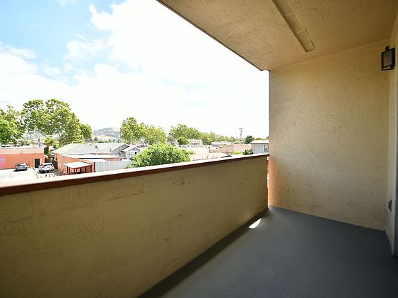 4th image of 65 Thornton St APT 307