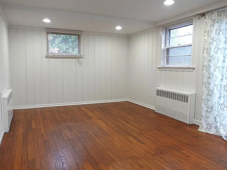 60 Waterbury Ln — Photo 12