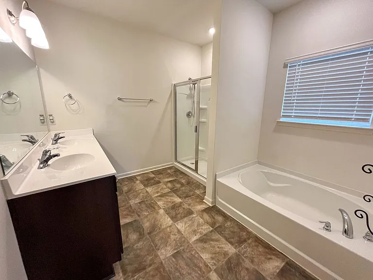 178 Stephanie — Photo 12
