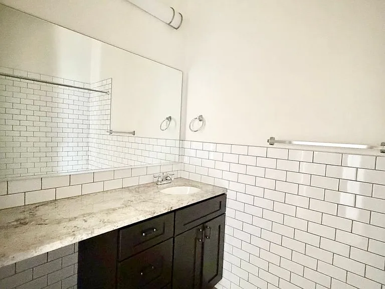 2201 Lexington Ave #D — Photo 9