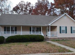 1405 Autumn Breeze Ln, Soddy Daisy, TN 37379