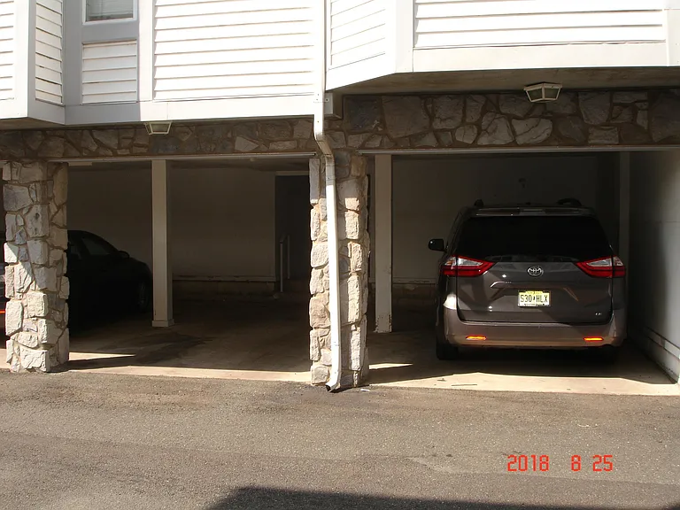 1706 Amanda Ct — Photo 24