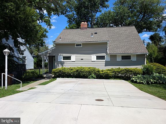 2nd image of 5812 Wainwright Ave