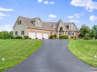 5350 Goldenrod Dr, Oswego, IL 60543