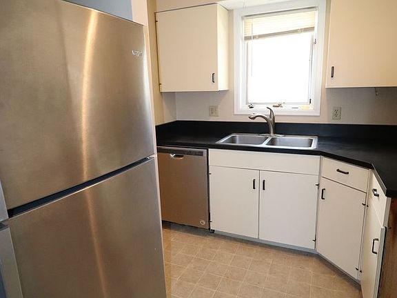 4th image of 4920 S 48th St APT 1
