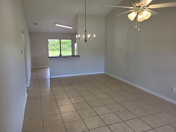 4th image of 5 Wood Arbor Ln #A