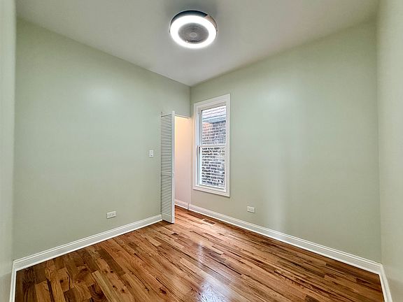5th image of 421 N Leclaire Ave