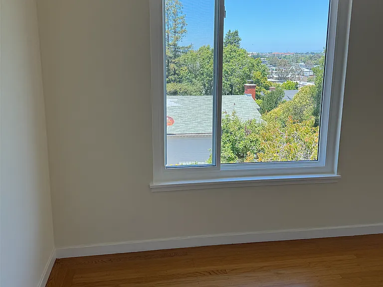 209 Malcolm Ave — Photo 12