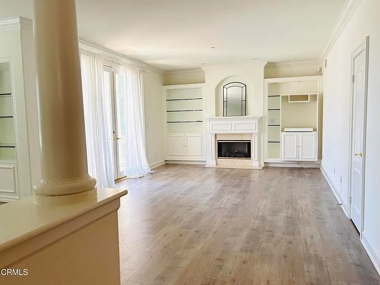 216 S Madison Ave #105 — Photo 3
