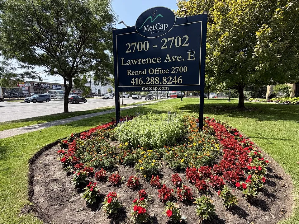 2700 Lawrence Ave E #2702