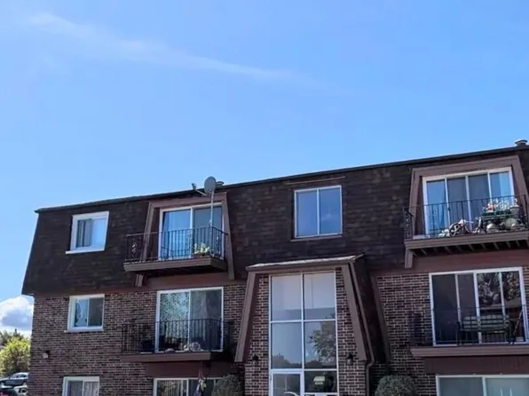 7121 W 166th St #3A, Tinley Park, IL 60477